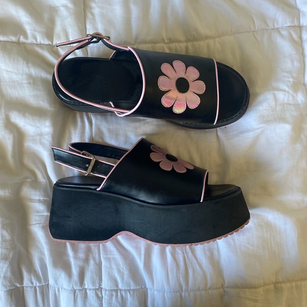 DElia’s y2k platform sandals